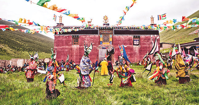 Nepal: Above & Beyond